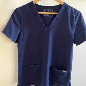 Figs scrub top